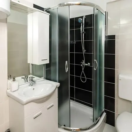 Kuca Za Odmor Arija Sa Velikim Vanjskim Bazenom Hébergement de vacances