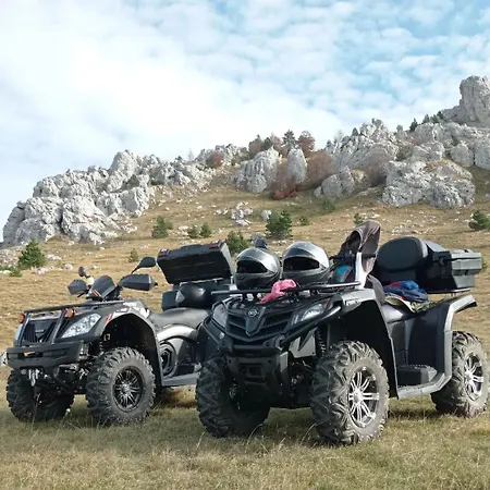 Kuca Za Odmor Arija Sa Velikim Vanjskim Bazenom Holiday home