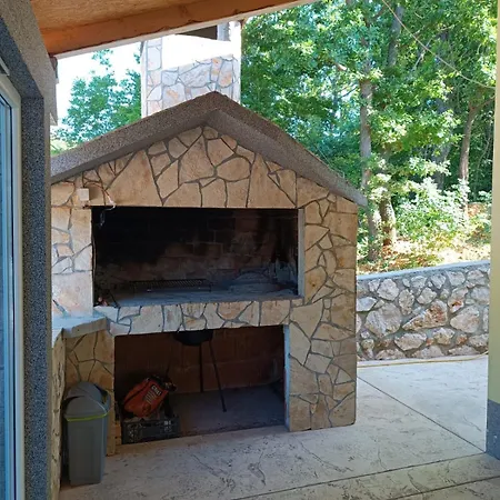 Kuca Za Odmor Arija Sa Velikim Vanjskim Bazenom Holiday home *