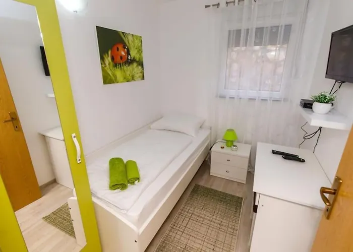 Kuca Za Odmor Arija Sa Velikim Vanjskim Bazenom Vakantiehuis