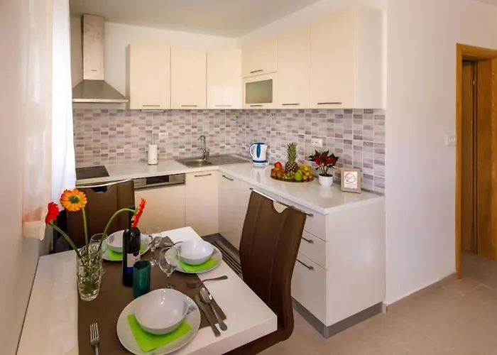 Vakantiehuis Kuca Za Odmor Arija Sa Velikim Vanjskim Bazenom *