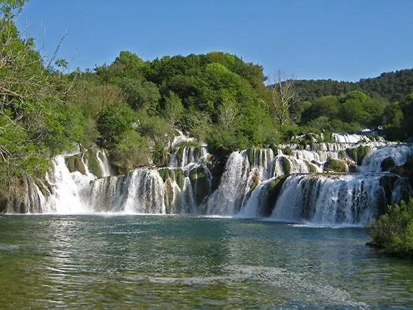 Vakantiehuis Kuca Za Odmor Arija Sa Velikim Vanjskim Bazenom *