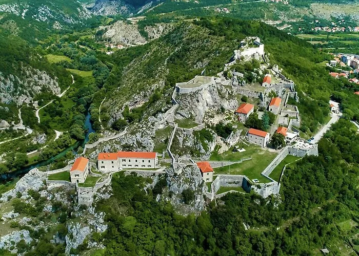 Vakantiehuis Kuca Za Odmor Arija Sa Velikim Vanjskim Bazenom *