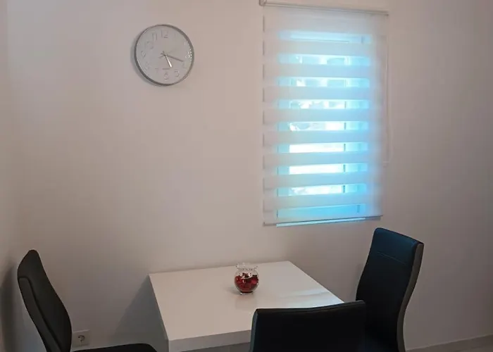 Kuca Za Odmor Arija Sa Velikim Vanjskim Bazenom