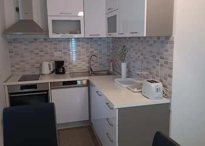 Kuca Za Odmor Arija Sa Velikim Vanjskim Bazenom * Knin