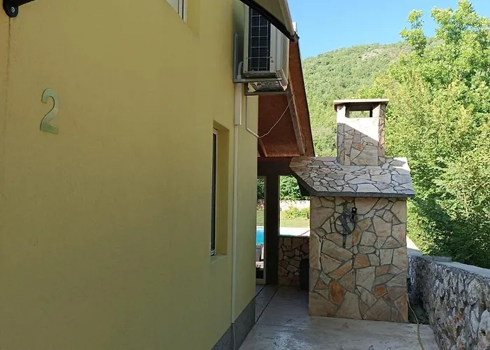 Vakantiehuis Kuca Za Odmor Arija Sa Velikim Vanjskim Bazenom