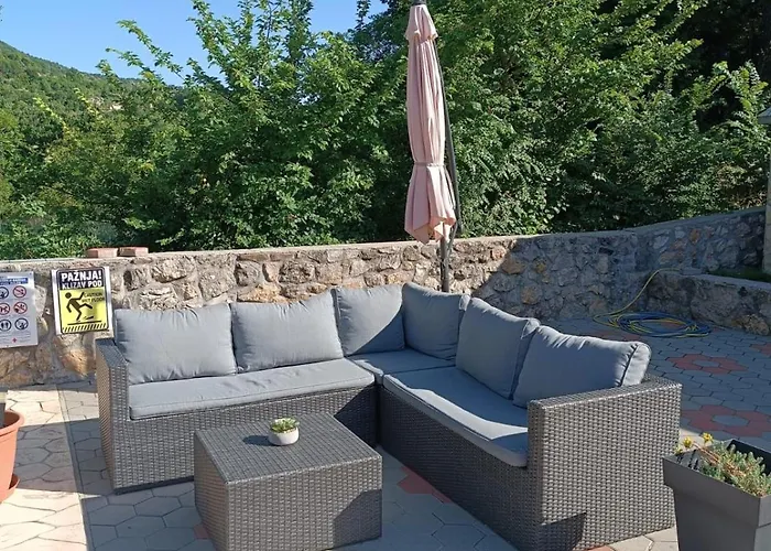 Kuca Za Odmor Arija Sa Velikim Vanjskim Bazenom *